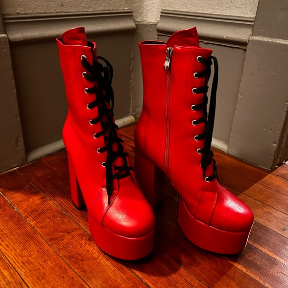 COPY - LAMODA strut walk extreme corset platform ankle boots in red - Picture 3 of 4